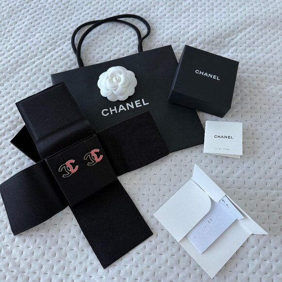 AUTHENTIC CHANEL EARRINGS STUDS CC - Picture 1 of 7